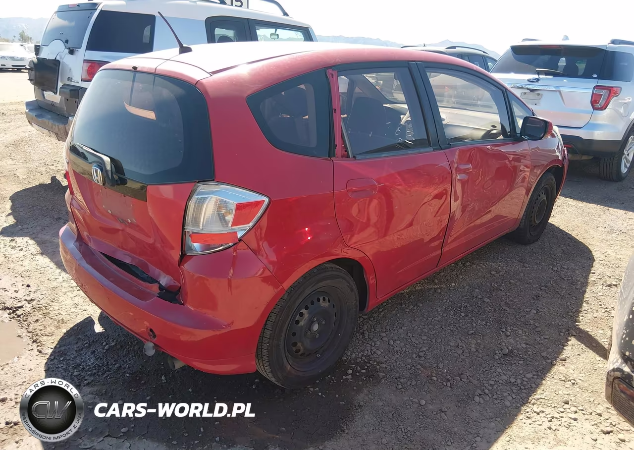 2013 Honda Fit VIN:JHMGE8H36DC081425 - 4