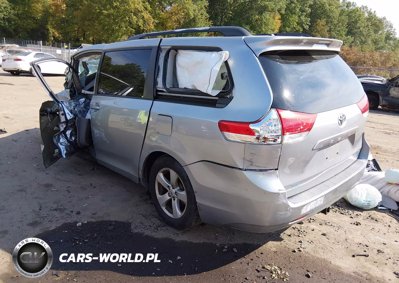 2011 Toyota Sienna Le V6 VIN:5TDKK3DC6BS052631 - 3
