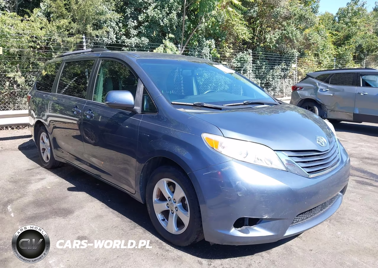 2015 Toyota Sienna Le