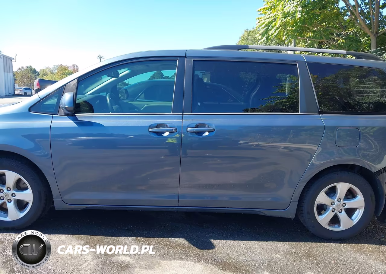 2015 Toyota Sienna Le VIN:5TDKK3DC9FS663176 - 14