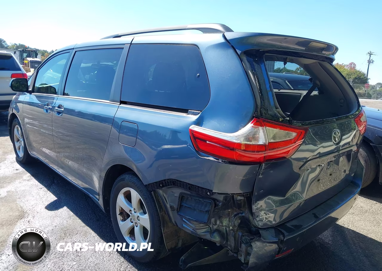 2015 Toyota Sienna Le VIN:5TDKK3DC9FS663176 - 3