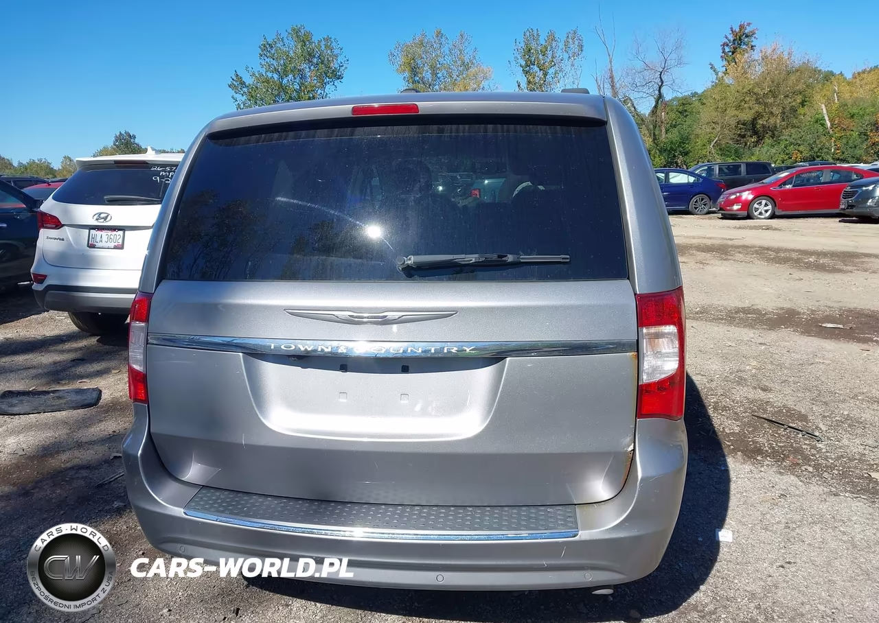 2015 Chrysler Town & Country Touring L VIN:2C4RC1CG4FR756071 - 16