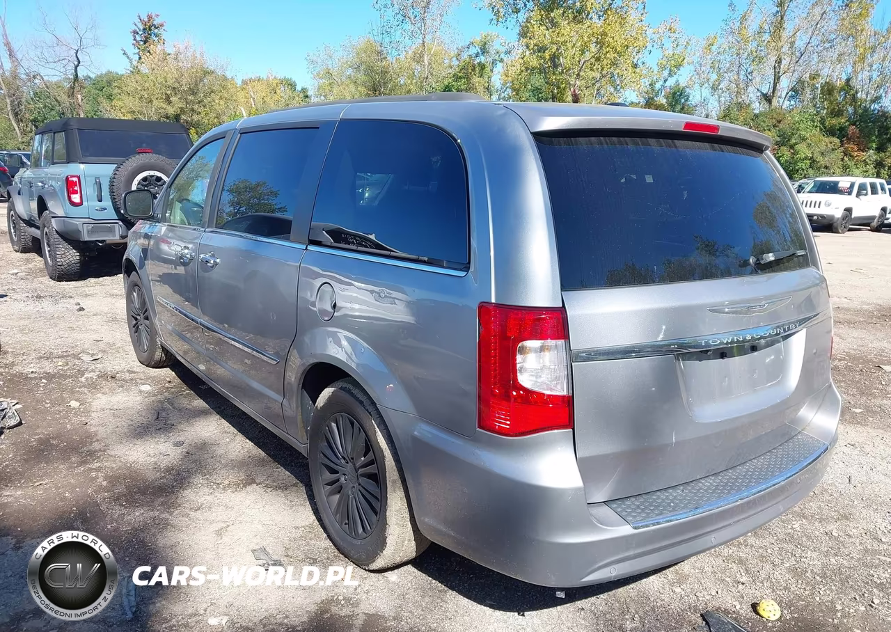 2015 Chrysler Town & Country Touring L VIN:2C4RC1CG4FR756071 - 3