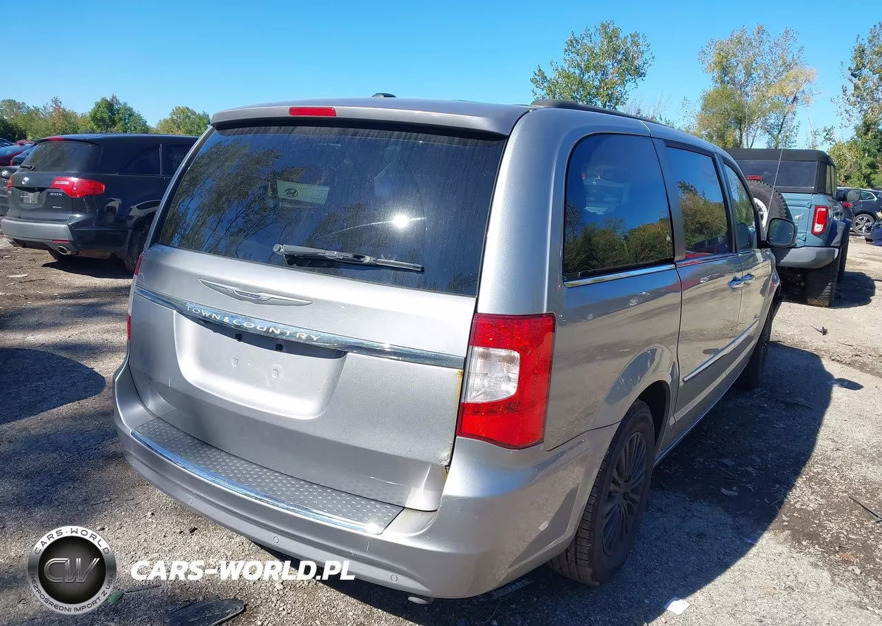 2015 Chrysler Town & Country Touring L VIN:2C4RC1CG4FR756071 - 4