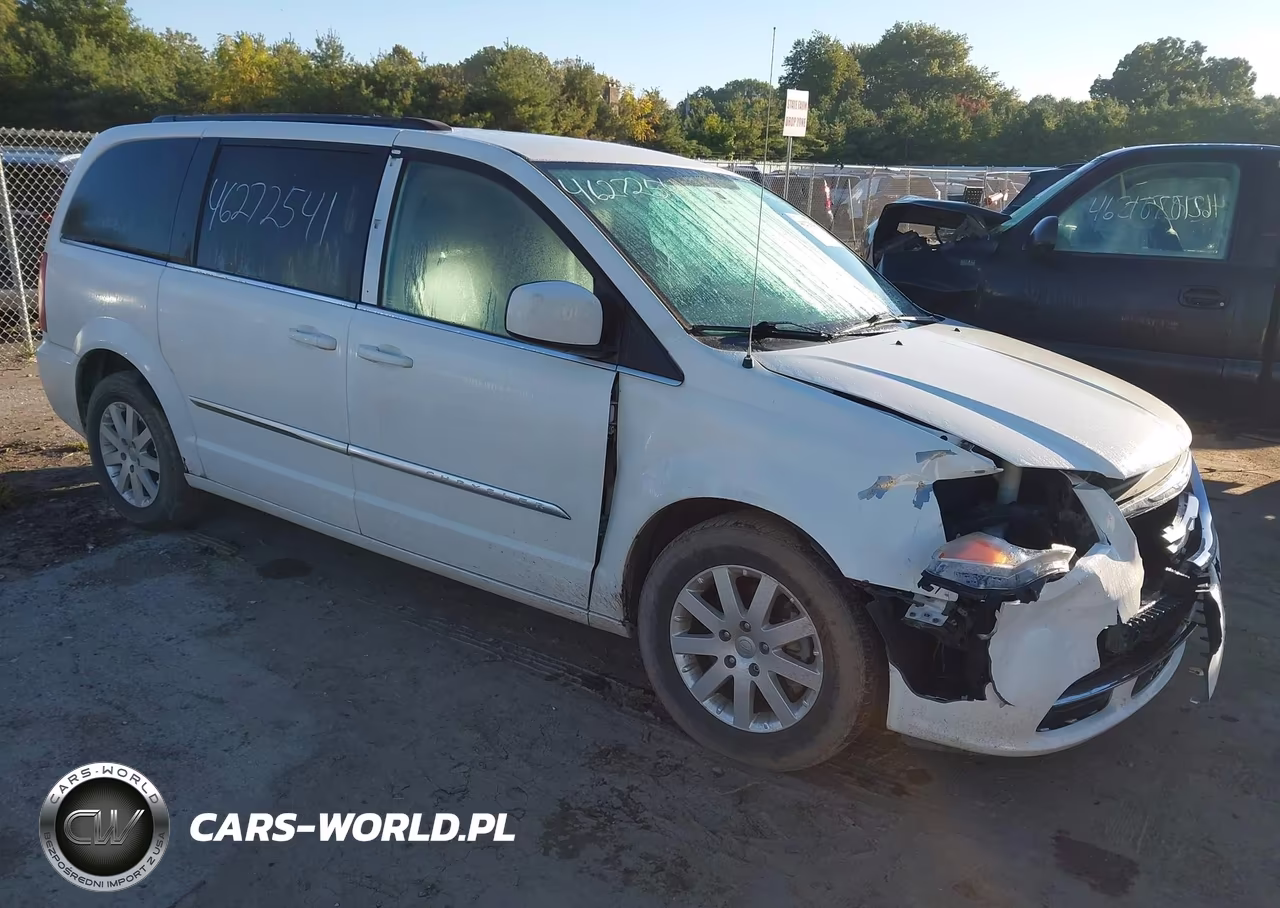 2013 Chrysler Town & Country Touring – zdjęcie 1 z 12