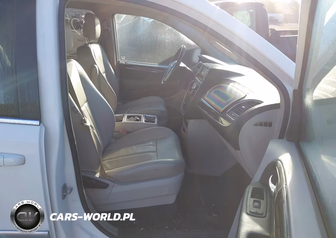 2013 Chrysler Town & Country Touring VIN:2C4RC1BG9DR604219 - 5