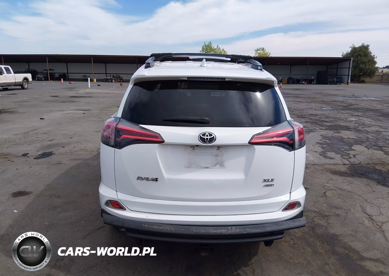 2018 Toyota Rav4 Xle VIN:2T3RFREVXJW789351 - 16