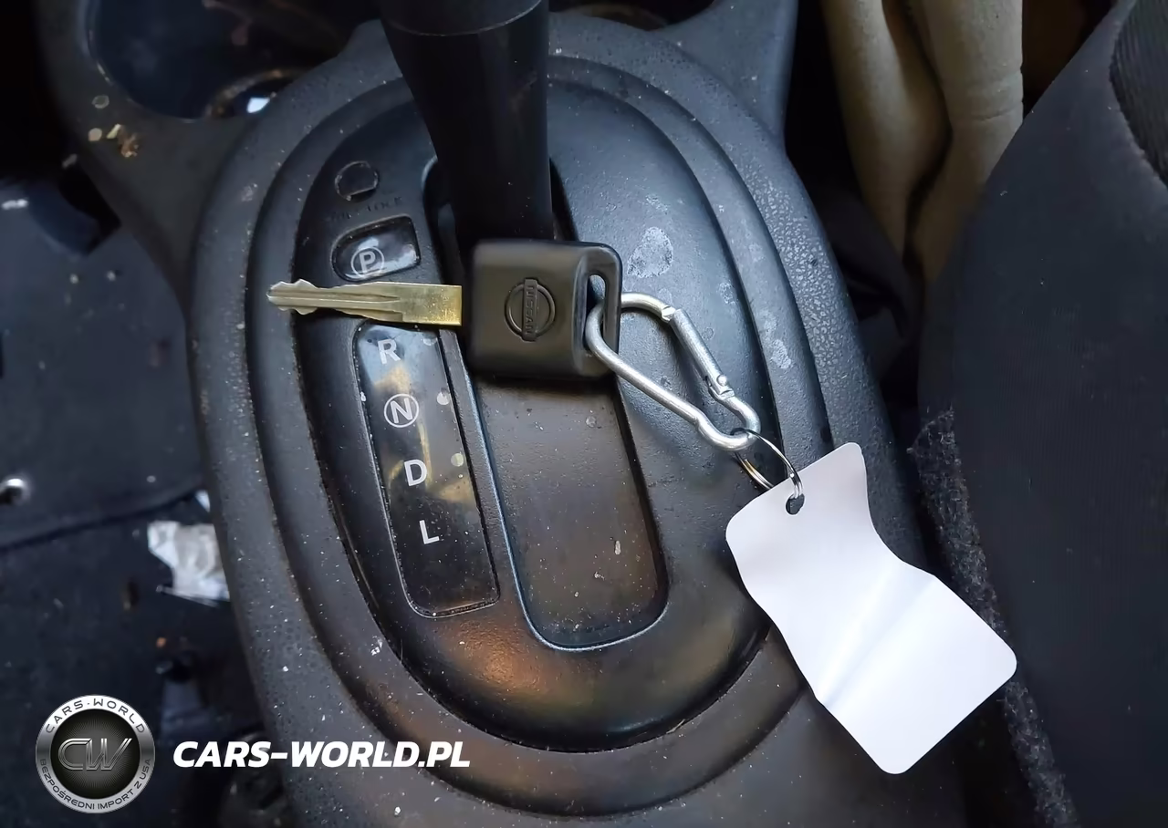 2017 Nissan Versa Note S Plus VIN:3N1CE2CPXHL375415 - 11