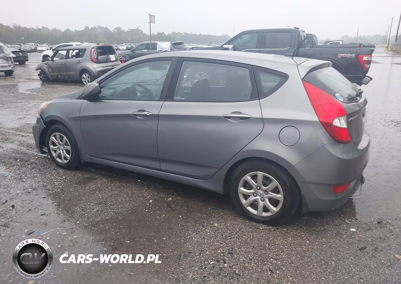 2013 Hyundai Accent Gs VIN:KMHCT5AE2DU128830 - 3