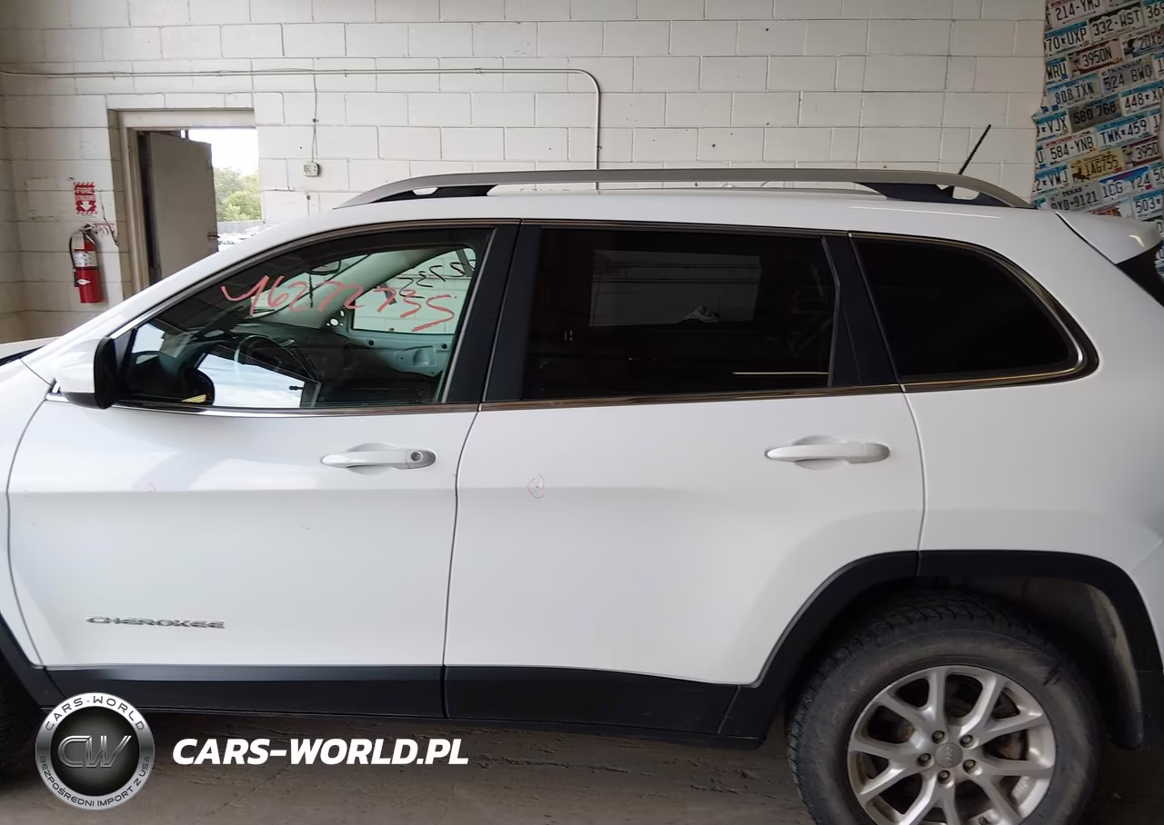 2016 Jeep Cherokee Latitude VIN:1C4PJMCS0GW361543 - 15