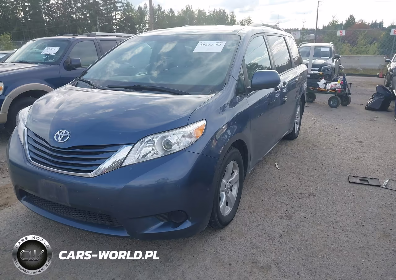 2015 Toyota Sienna Le 8 Passenger VIN:5TDKK3DC9FS572943 - 2