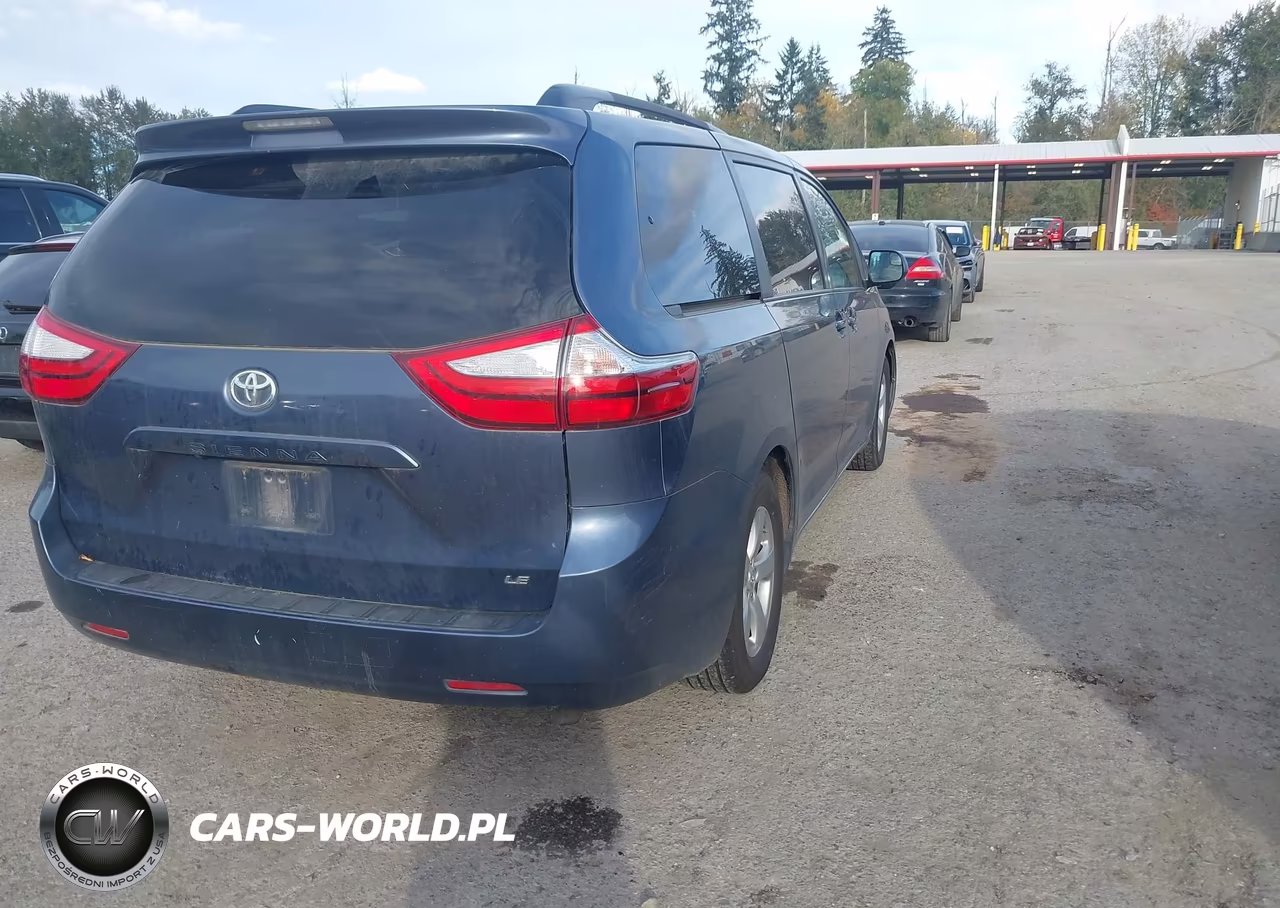 2015 Toyota Sienna Le 8 Passenger VIN:5TDKK3DC9FS572943 - 4