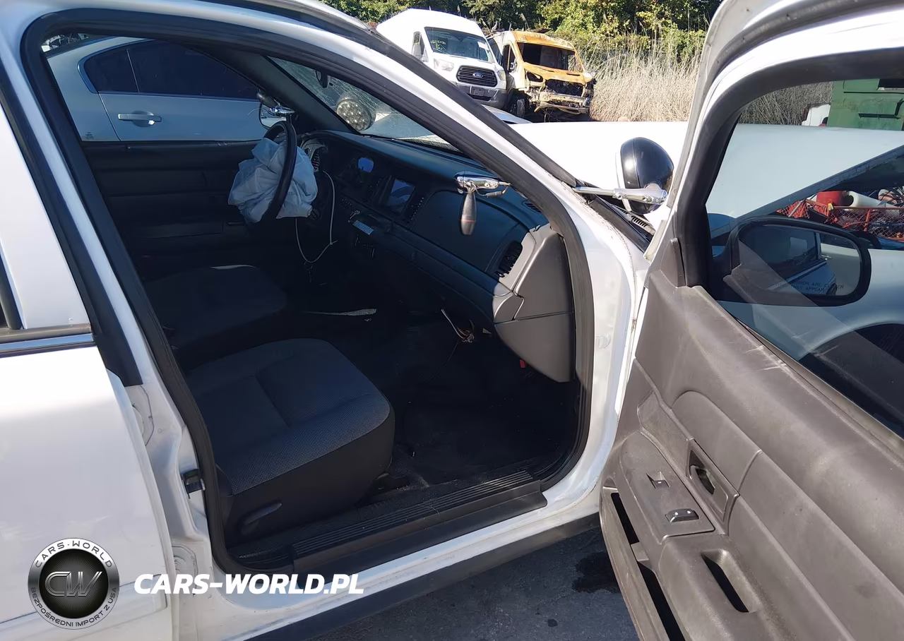 2011 Ford Crown Victoria Police Interceptor VIN:2FABP7BVXBX160001 - 5