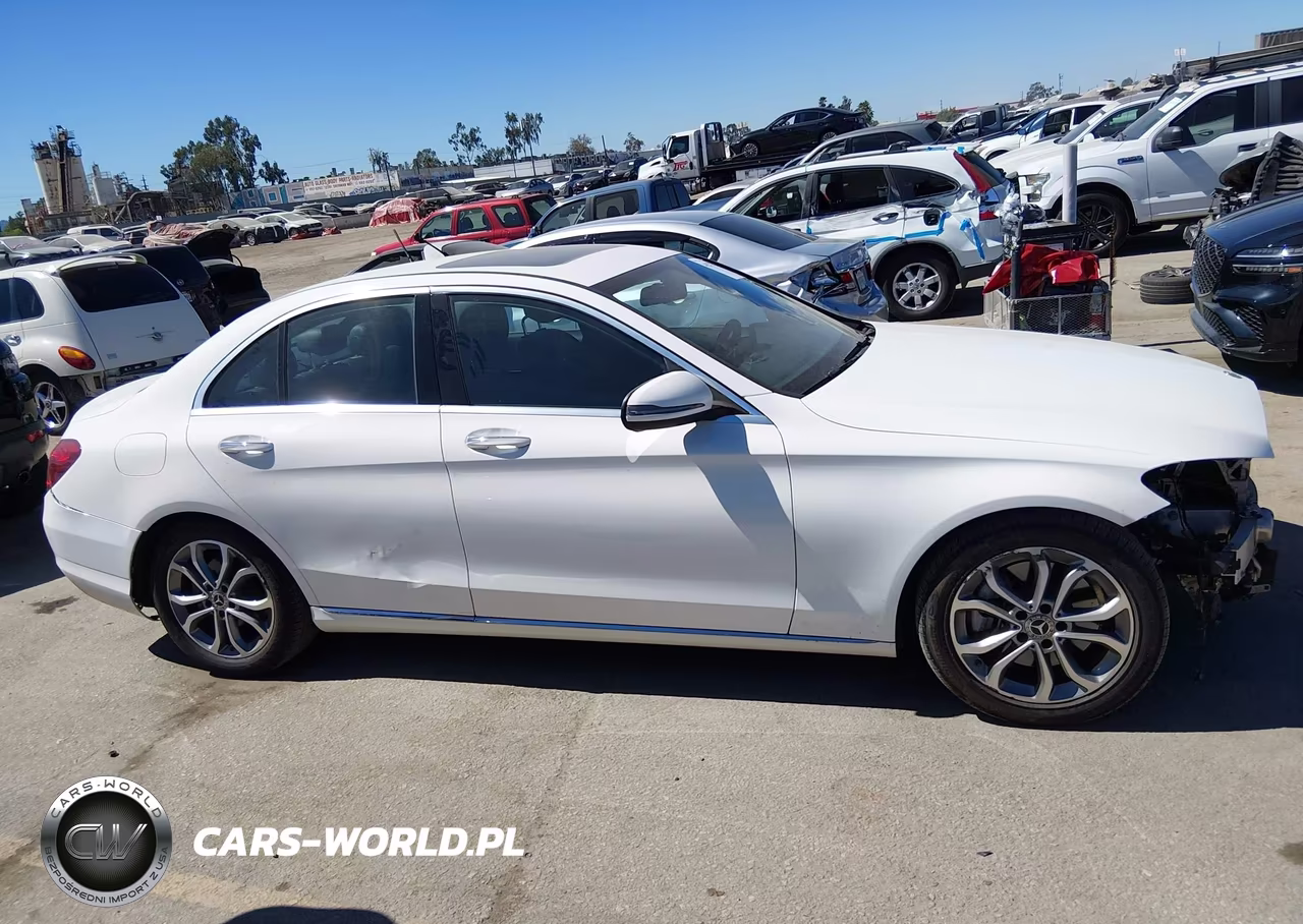 2018 Mercedes-Benz C 300 VIN:55SWF4JB6JU263207 - 14