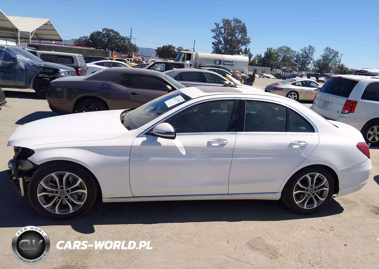 2018 Mercedes-Benz C 300 VIN:55SWF4JB6JU263207 - 15