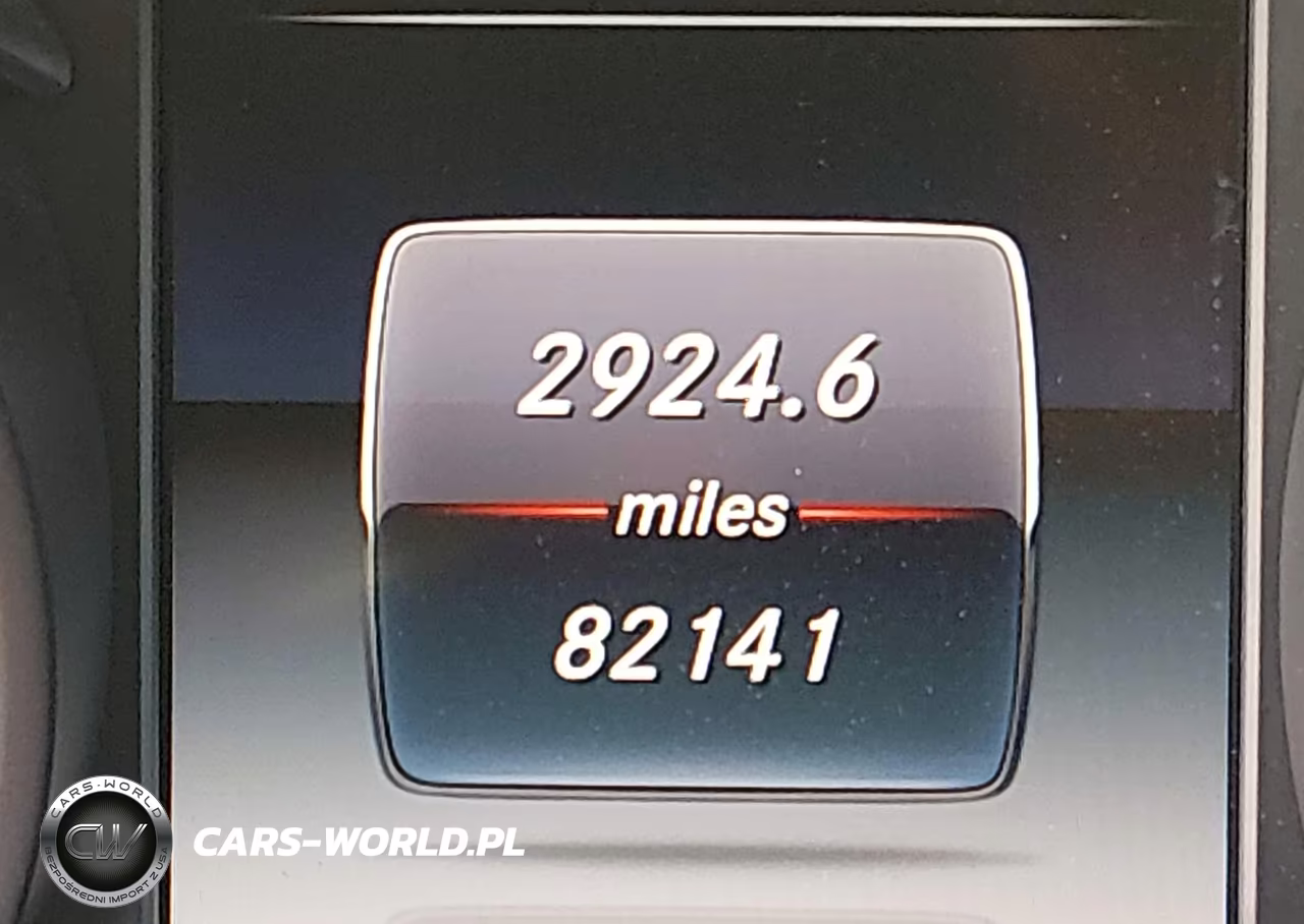 2018 Mercedes-Benz C 300 VIN:55SWF4JB6JU263207 - 16