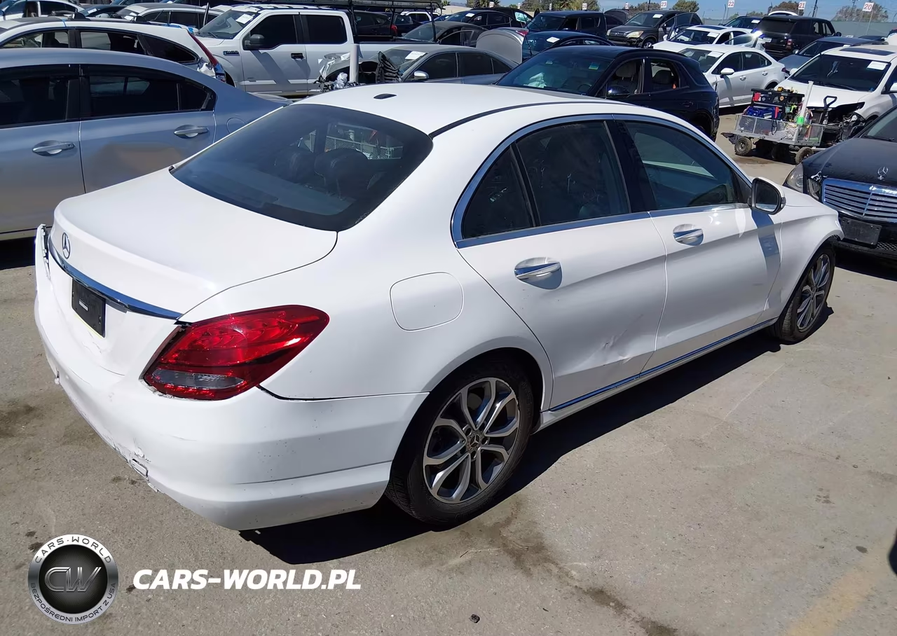 2018 Mercedes-Benz C 300 VIN:55SWF4JB6JU263207 - 4