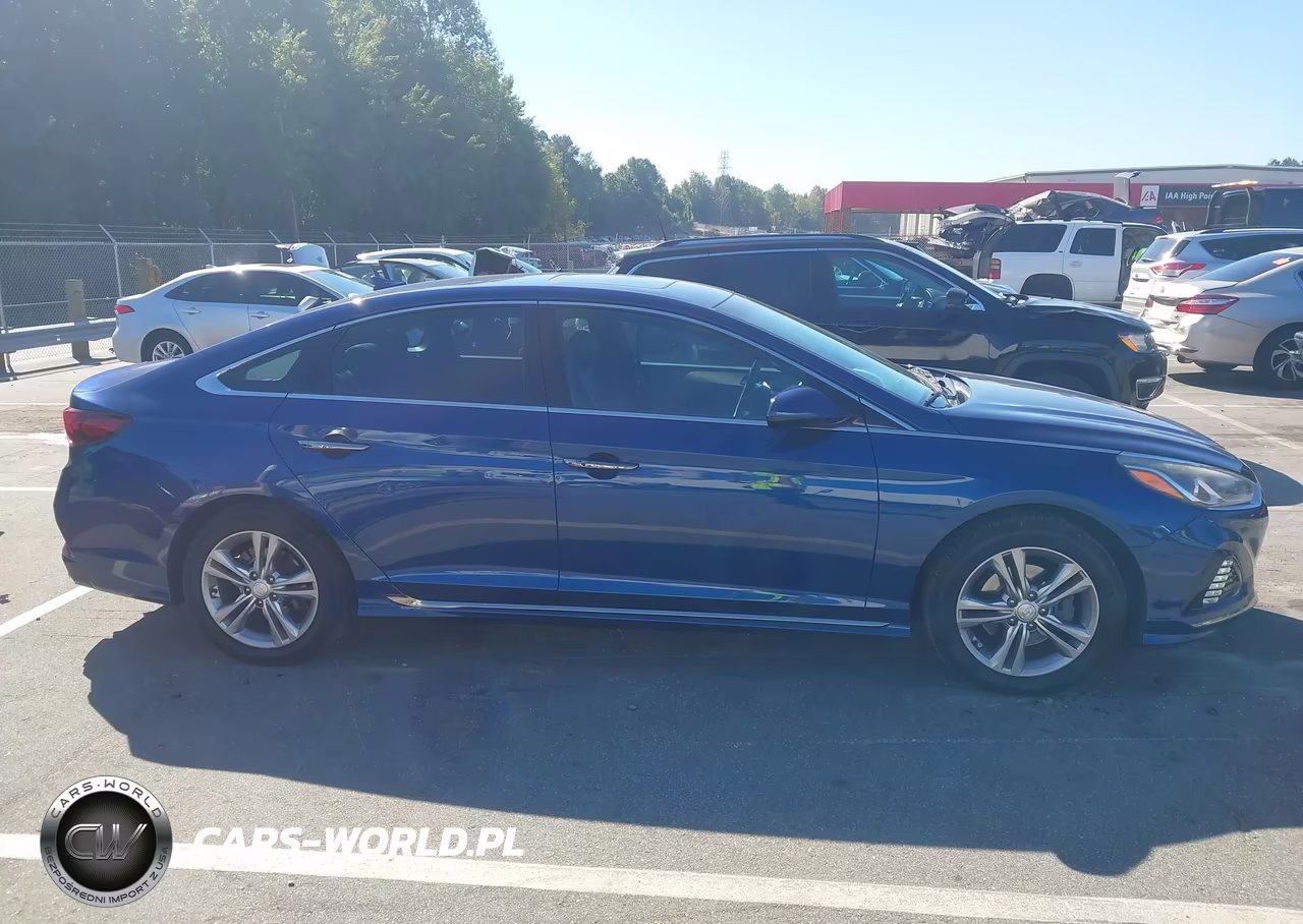 2018 Hyundai Sonata Sport VIN:5NPE34AF5JH614067 - 13