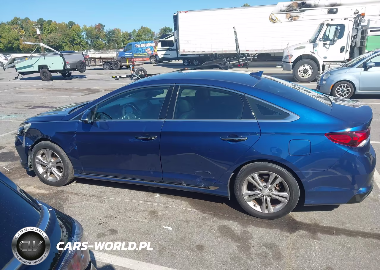 2018 Hyundai Sonata Sport VIN:5NPE34AF5JH614067 - 14