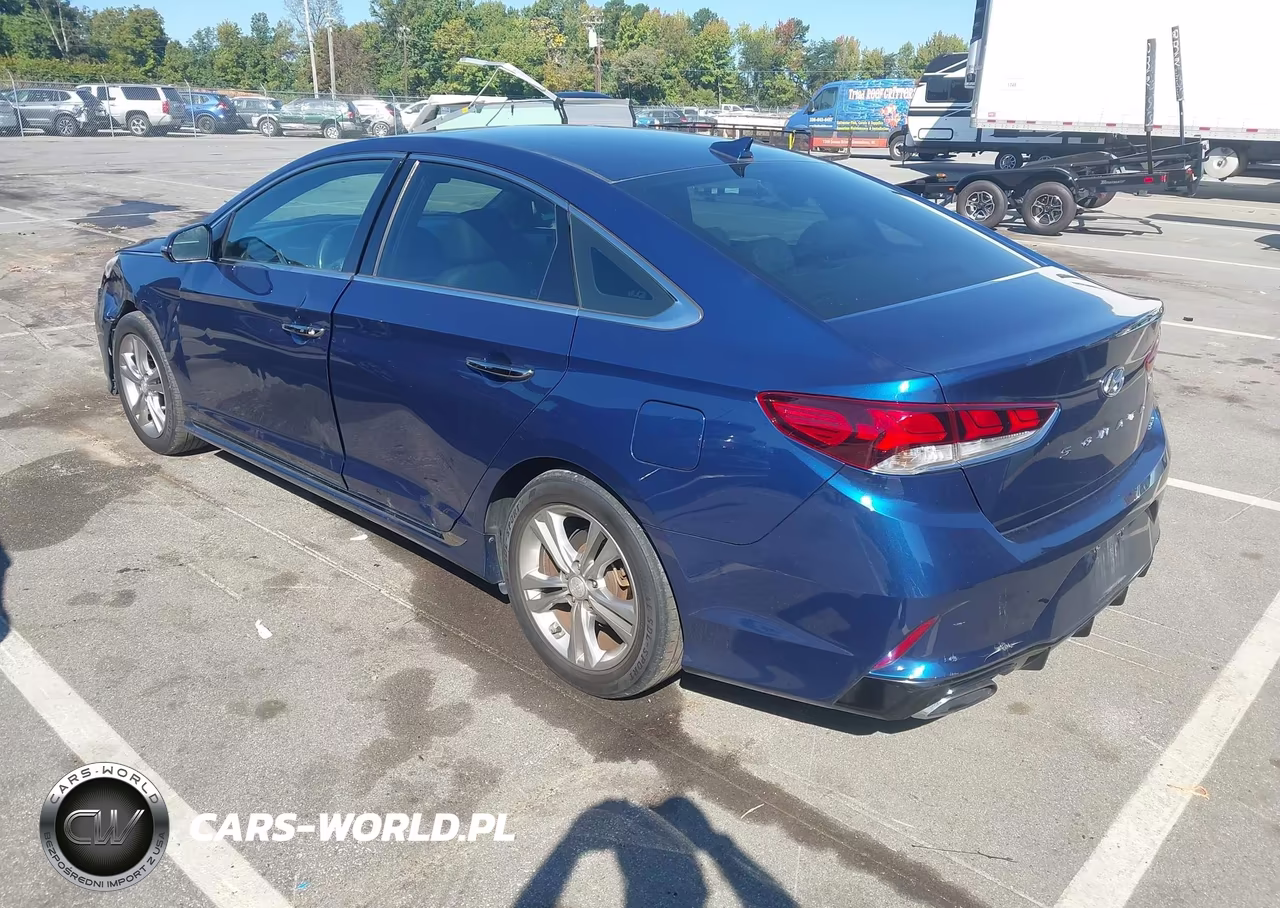 2018 Hyundai Sonata Sport VIN:5NPE34AF5JH614067 - 3