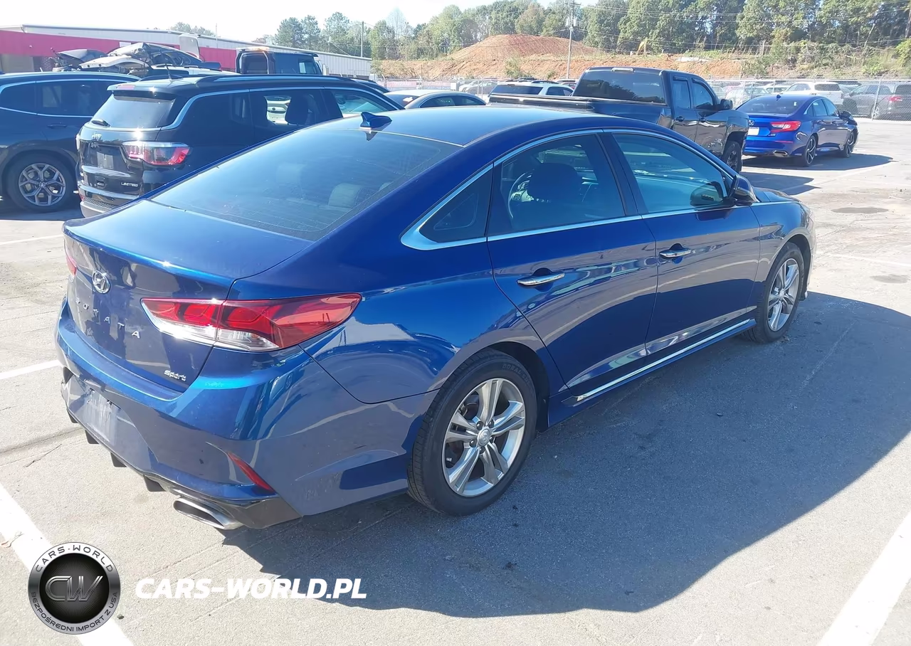 2018 Hyundai Sonata Sport VIN:5NPE34AF5JH614067 - 4