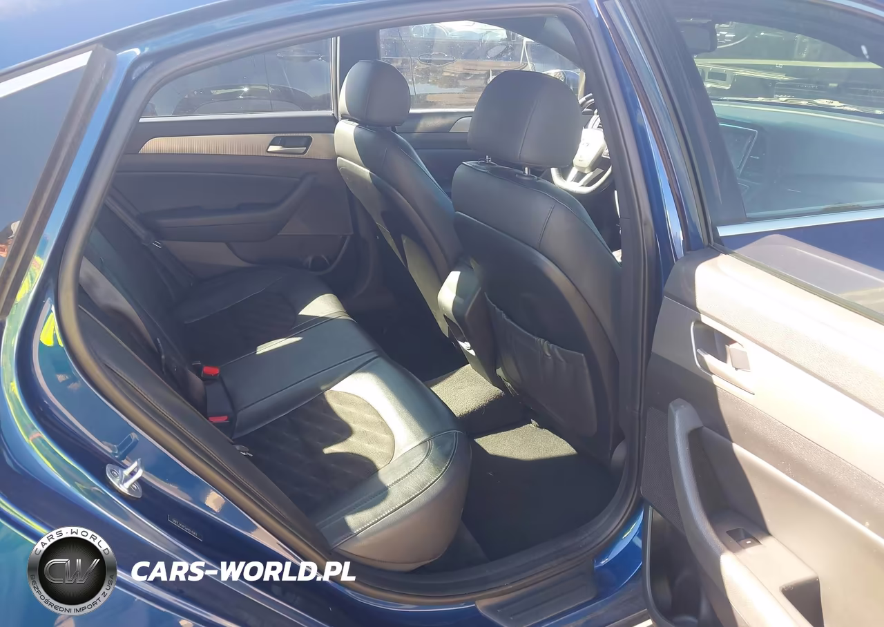 2018 Hyundai Sonata Sport VIN:5NPE34AF5JH614067 - 8