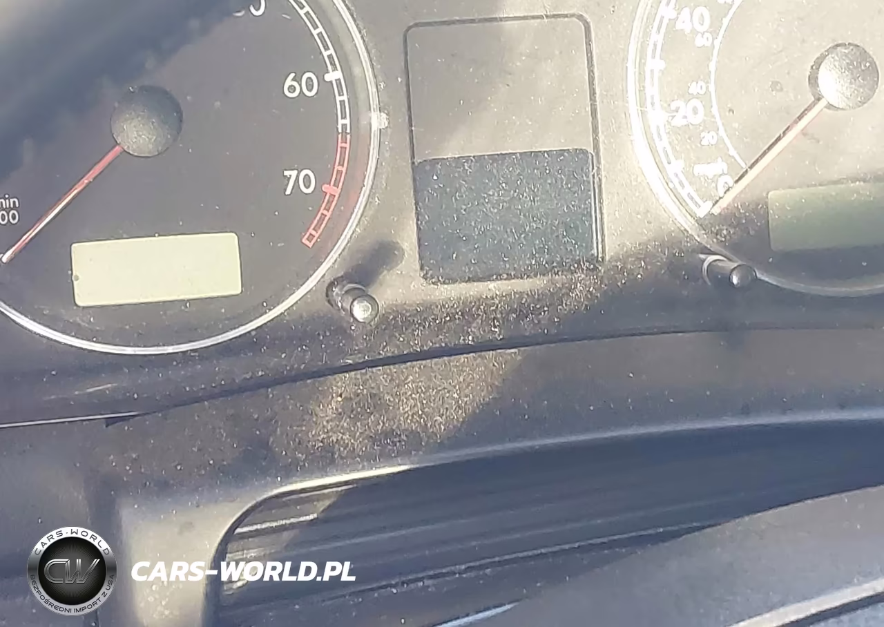 2003 Volkswagen Passat Glx VIN:WVWYH63B23E152879 - 7