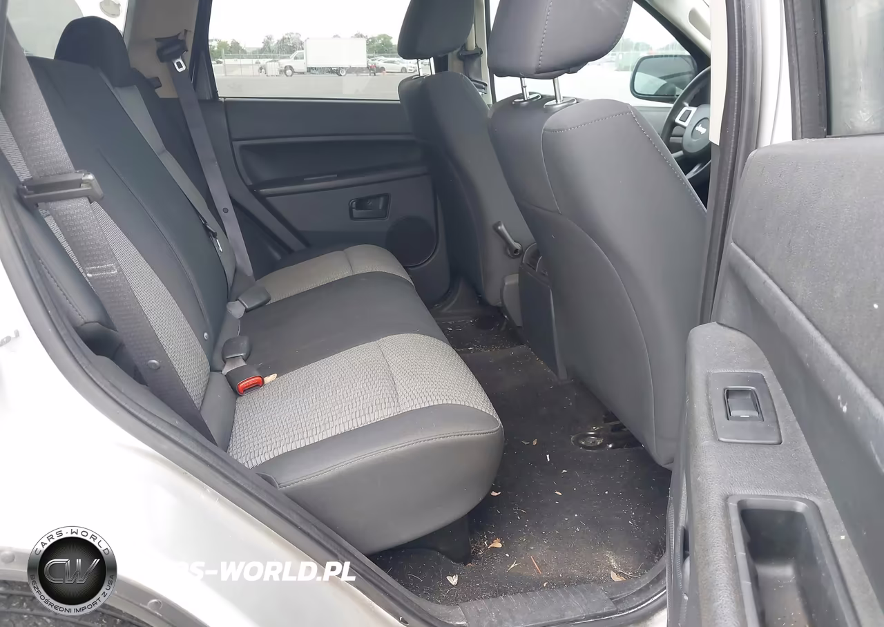 2008 Jeep Grand Cherokee Laredo VIN:1J8GS48K68C129062 - 8