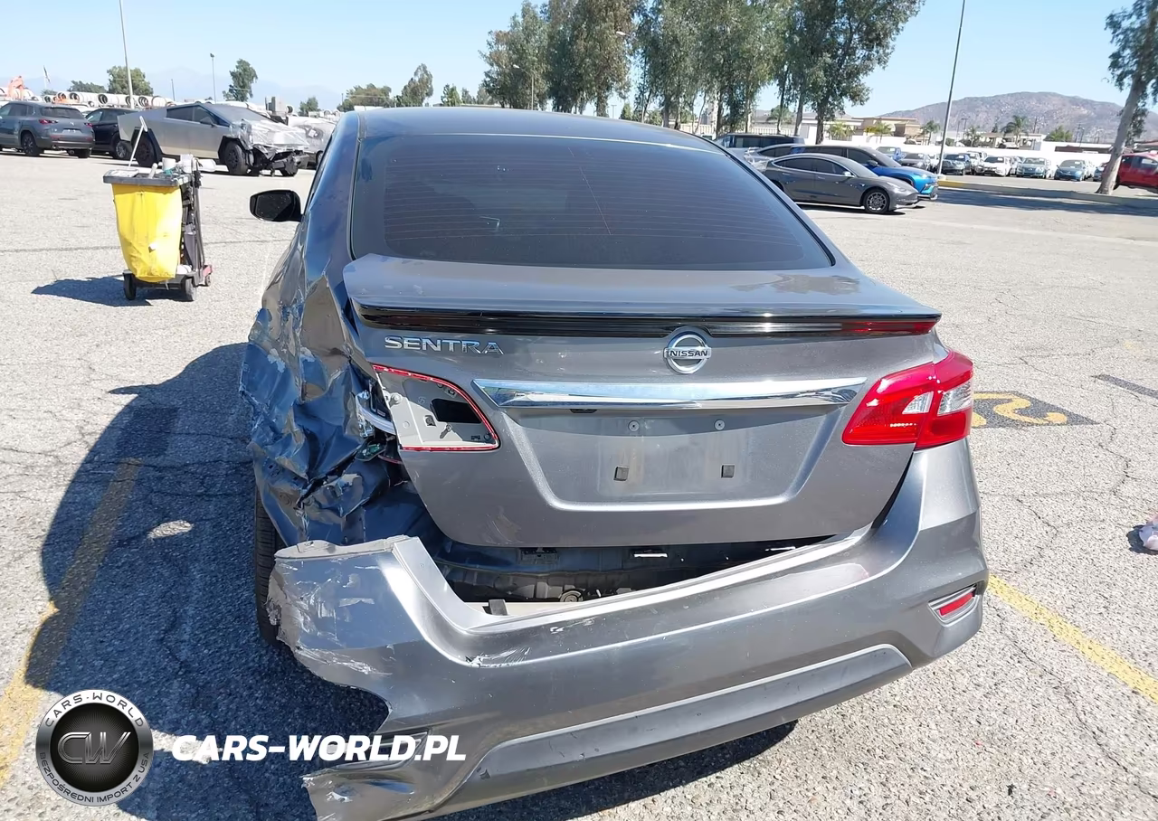2018 Nissan Sentra S VIN:3N1AB7AP3JY285760 - 18