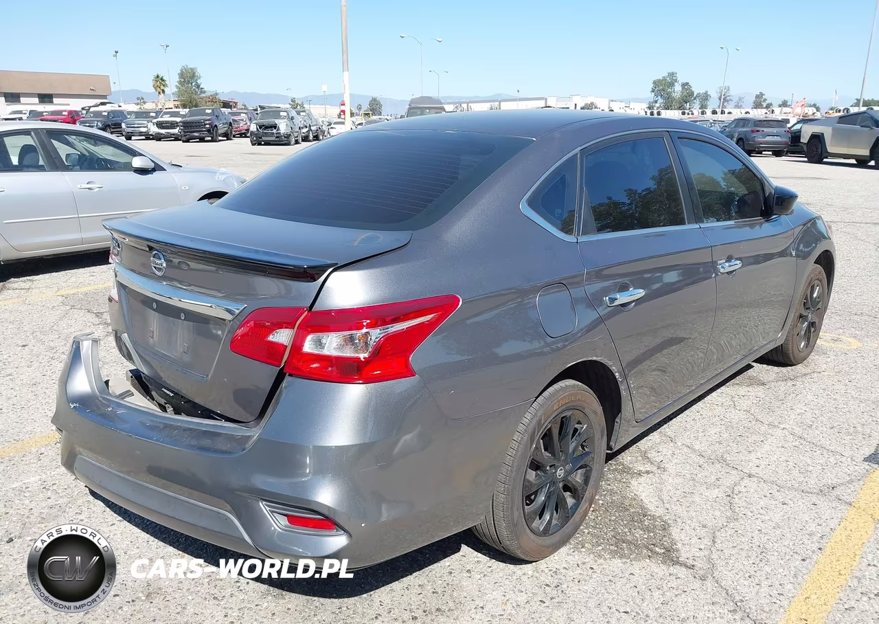 2018 Nissan Sentra S VIN:3N1AB7AP3JY285760 - 4