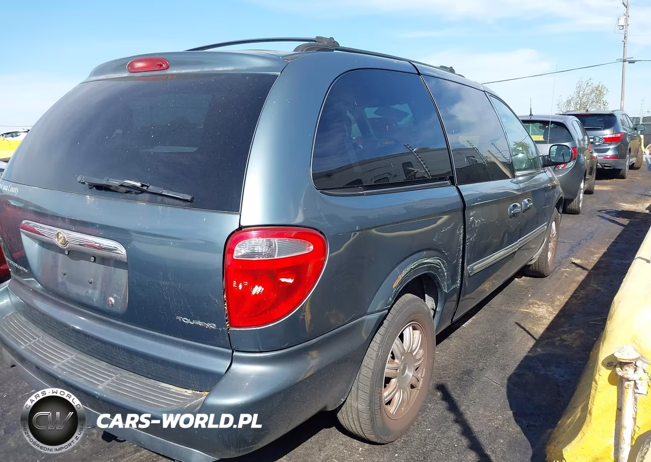 2007 Chrysler Town & Country Touring VIN:2A4GP54L27R207124 - 4