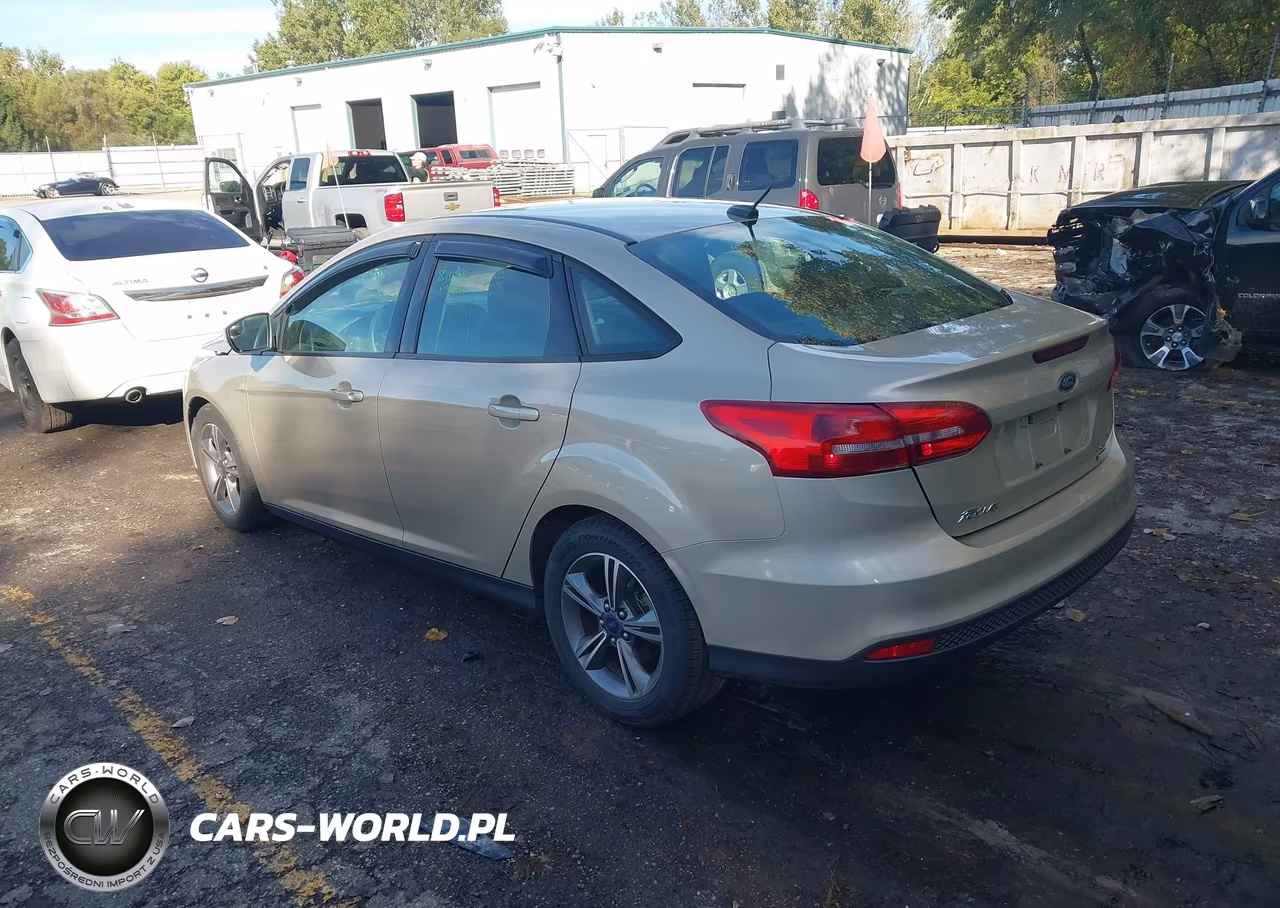2017 Ford Focus Se VIN:1FADP3FE7HL340909 - 3