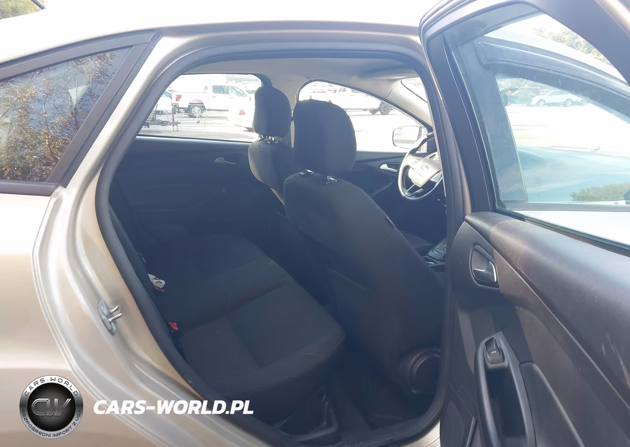 2017 Ford Focus Se VIN:1FADP3FE7HL340909 - 8