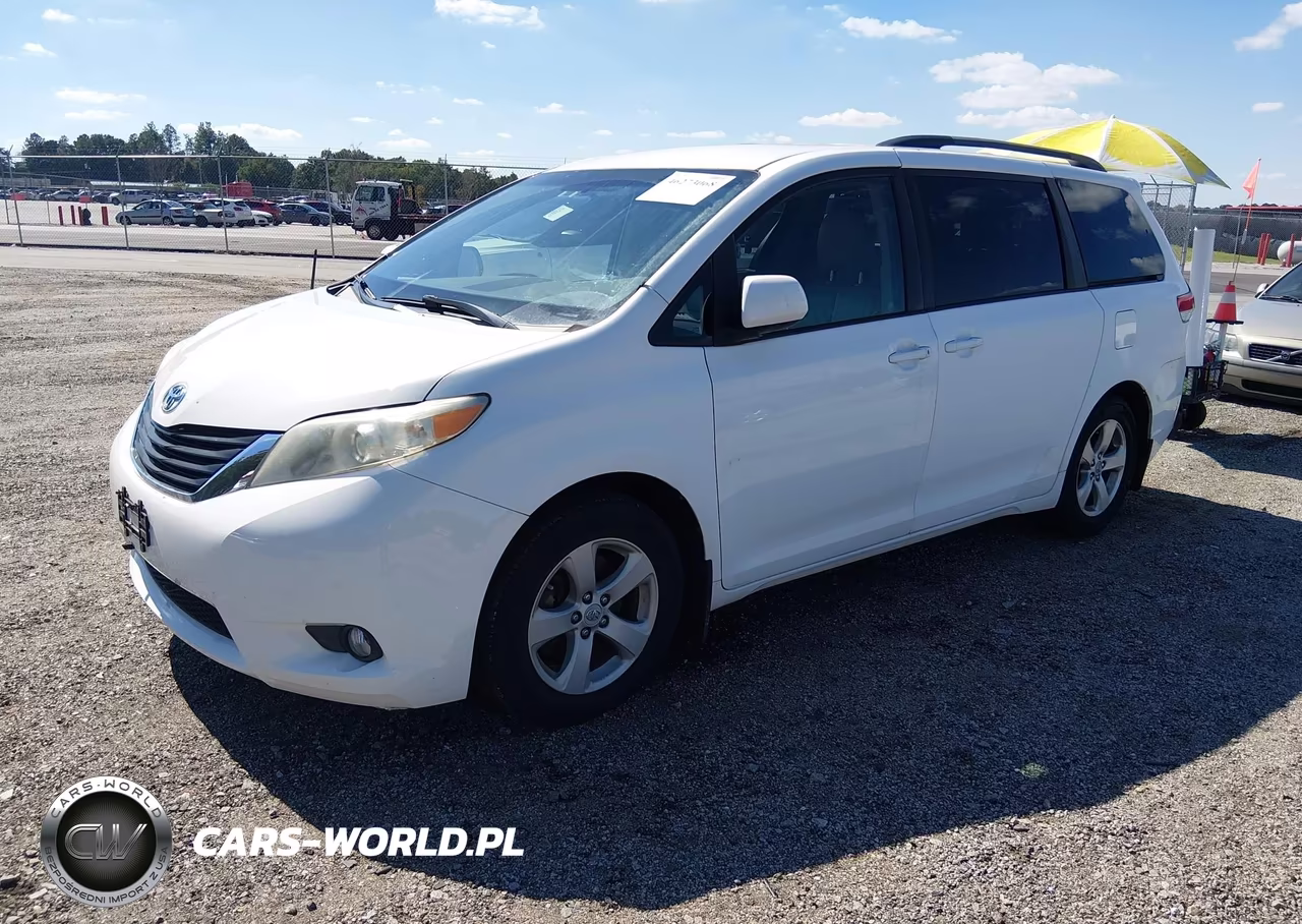 2011 Toyota Sienna Le V6 VIN:5TDKK3DC8BS161060 - 2