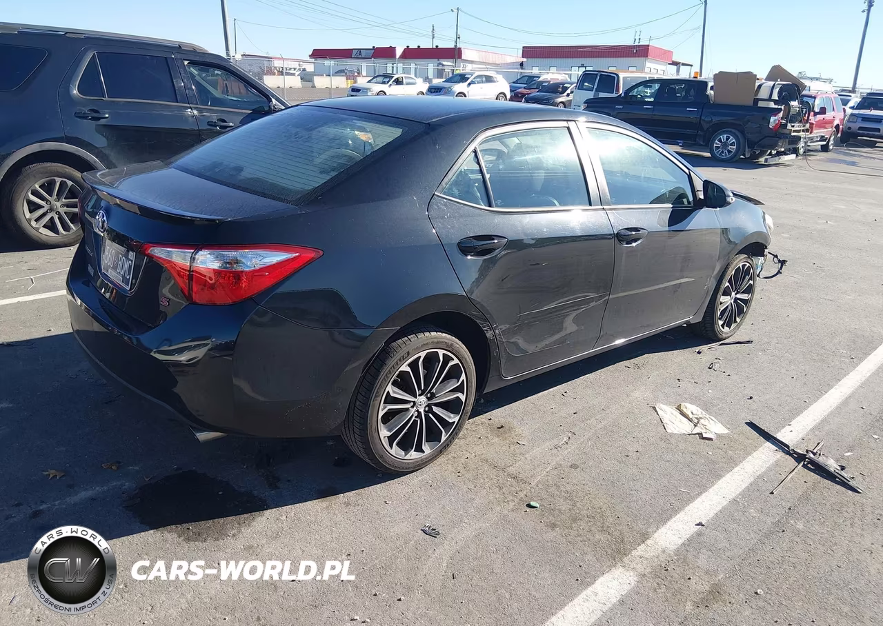2015 Toyota Corolla S Plus VIN:2T1BURHE3FC231121 - 4