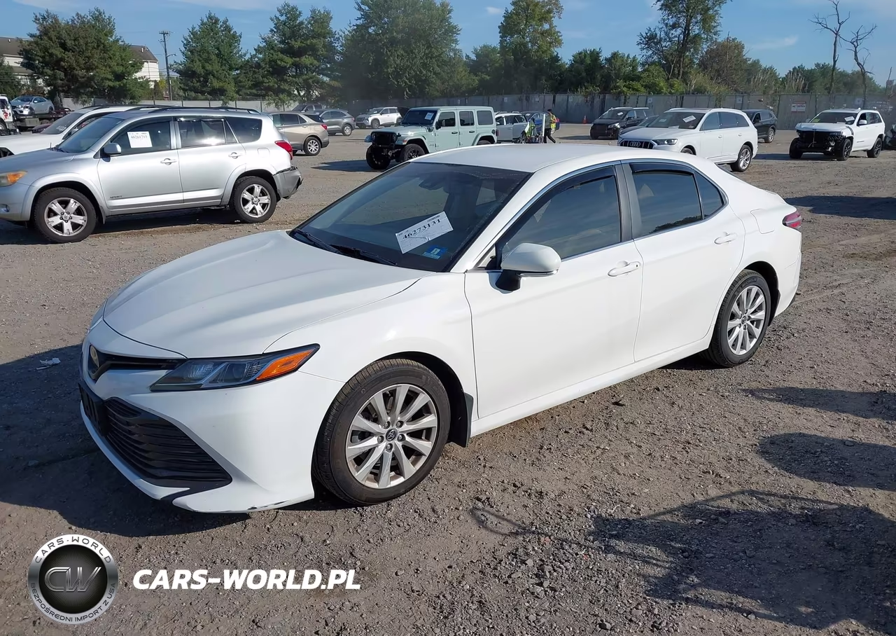 2018 Toyota Camry Le VIN:JTNB11HK2J3049276 - 2