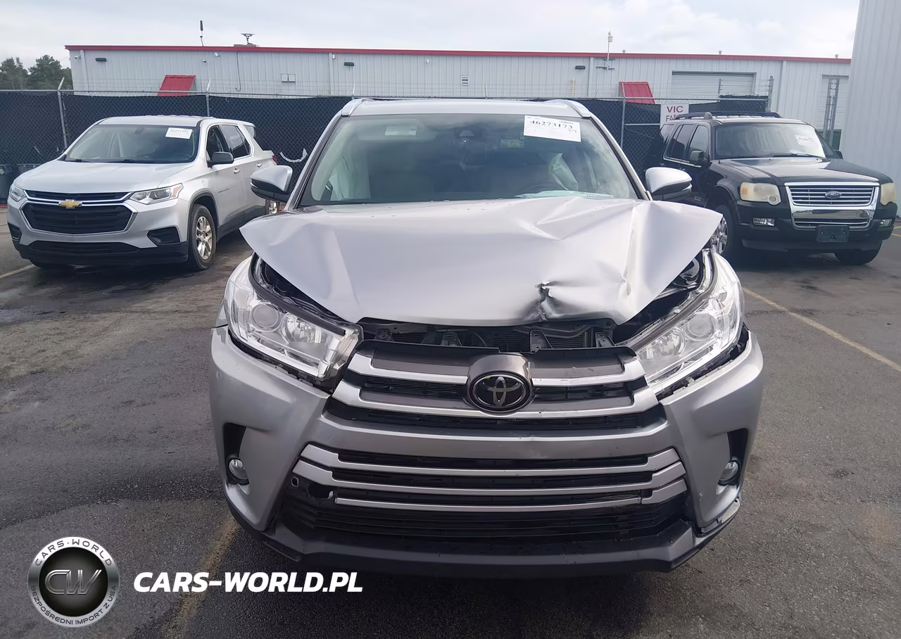 2018 Toyota Highlander Xle VIN:5TDKZRFH8JS545555 - 12