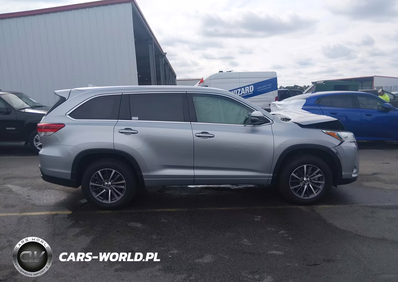 2018 Toyota Highlander Xle VIN:5TDKZRFH8JS545555 - 13