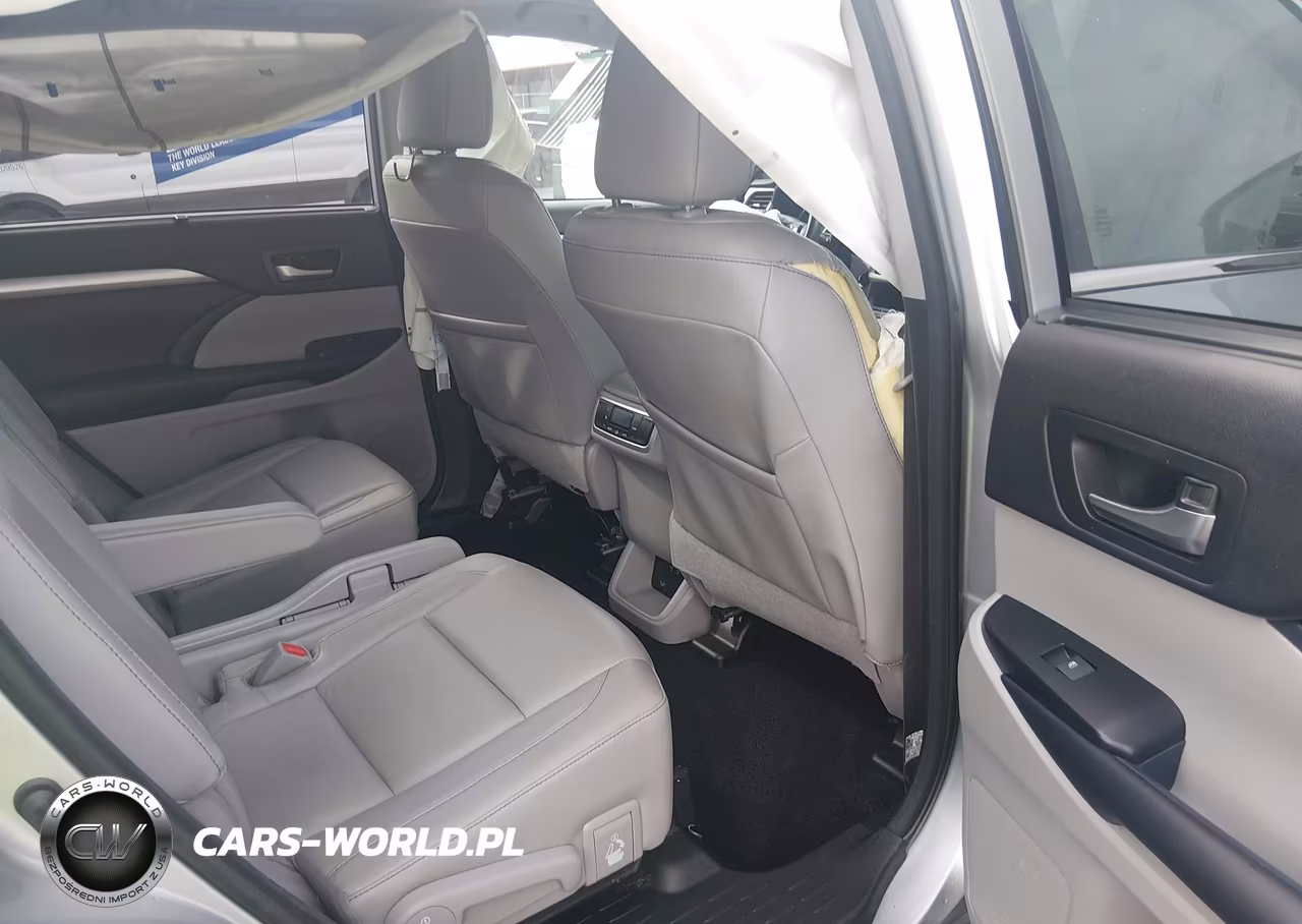 2018 Toyota Highlander Xle VIN:5TDKZRFH8JS545555 - 8