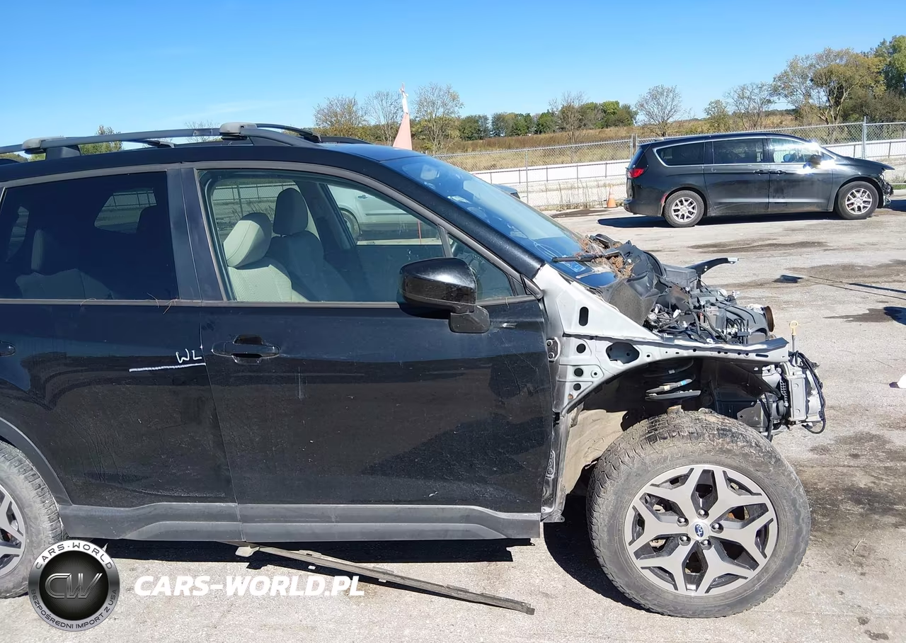 2019 Subaru Forester Premium VIN:JF2SKAEC5KH561022 - 15