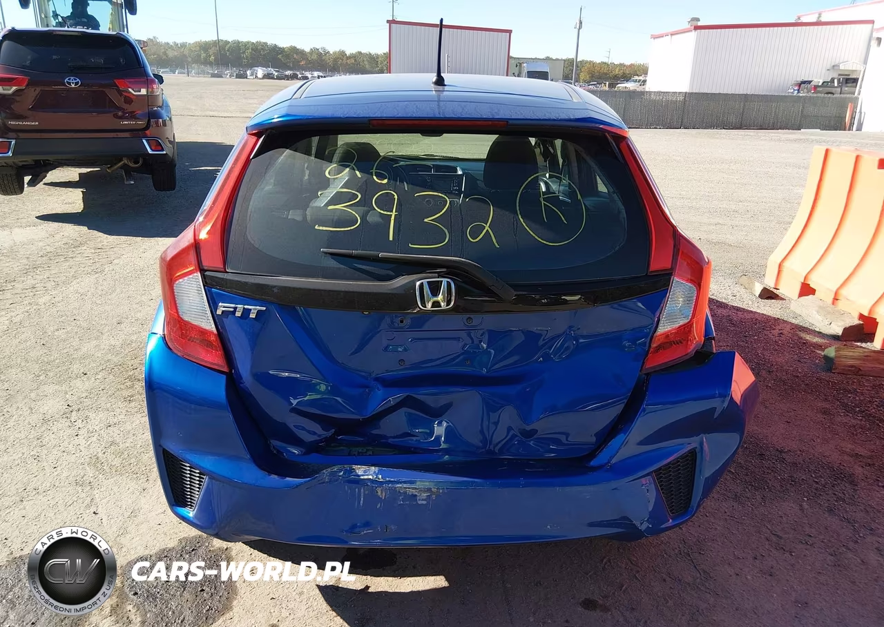2015 Honda Fit Lx VIN:3HGGK5H58FM756219 - 16