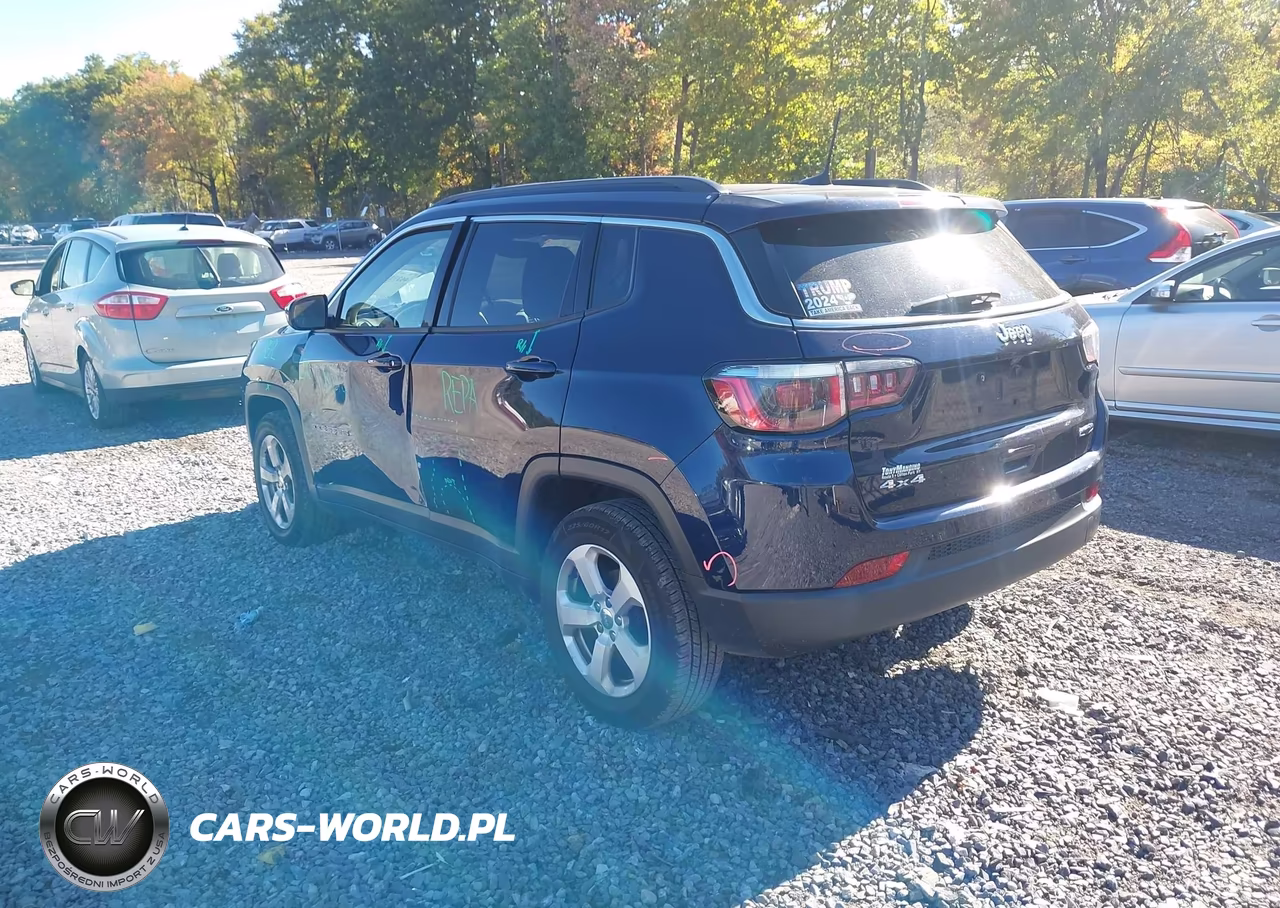 2018 Jeep Compass Latitude 4X4 VIN:3C4NJDBB6JT153169 - 3