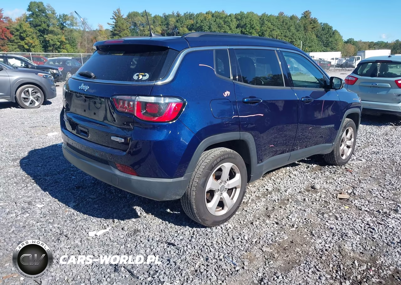 2018 Jeep Compass Latitude 4X4 VIN:3C4NJDBB6JT153169 - 4