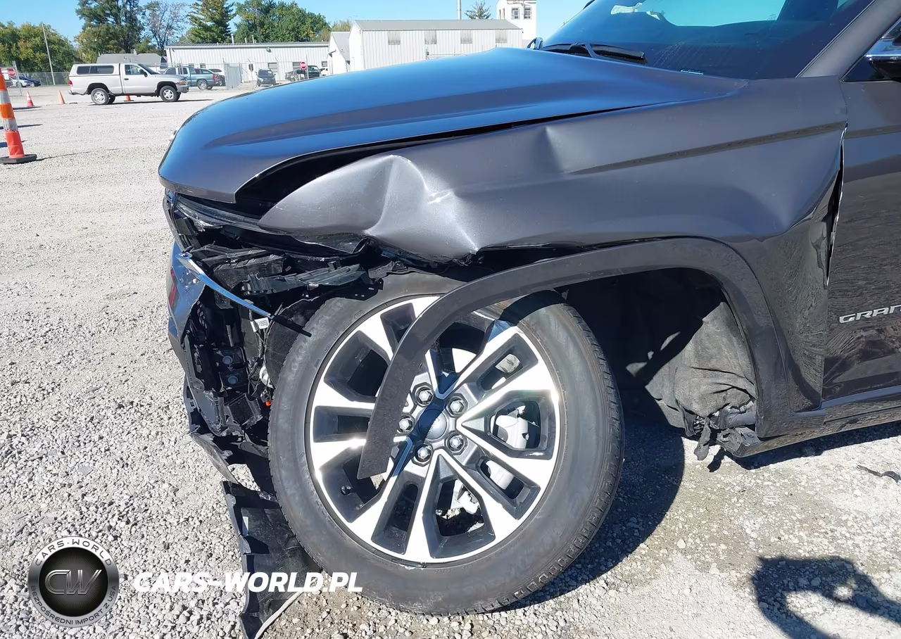 2024 Jeep Grand Cherokee L Overland 4X4 VIN:1C4RJKDGXR8620795 - 6
