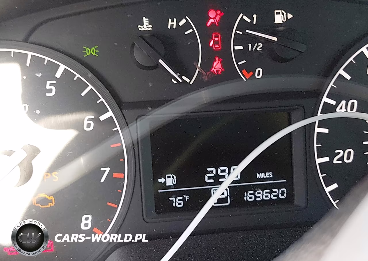 2016 Nissan Sentra S VIN:3N1AB7AP6GY298656 - 15