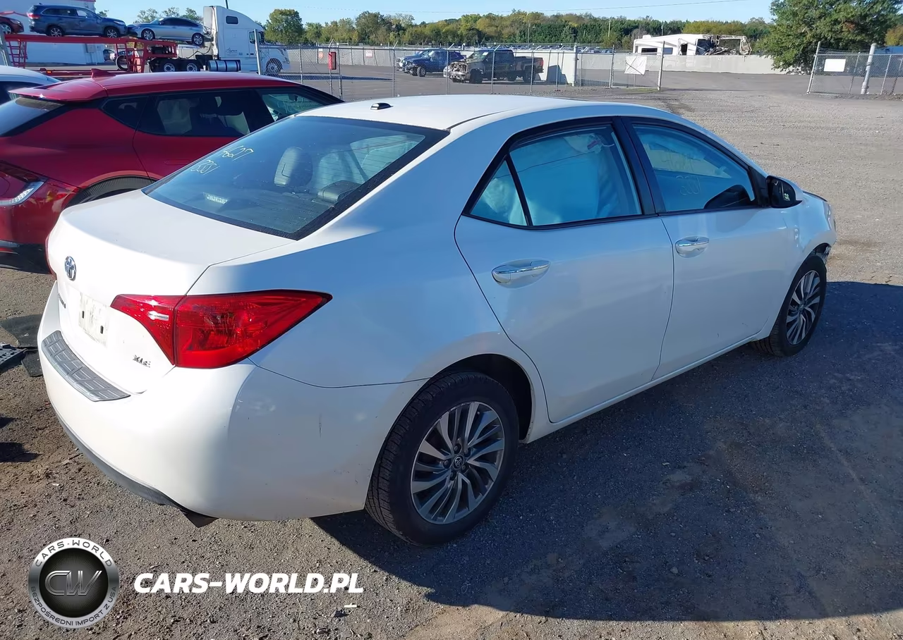2017 Toyota Corolla Xle VIN:5YFBURHE5HP685440 - 4