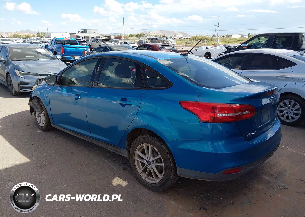 2015 Ford Focus Se VIN:1FADP3F26FL220490 - 3
