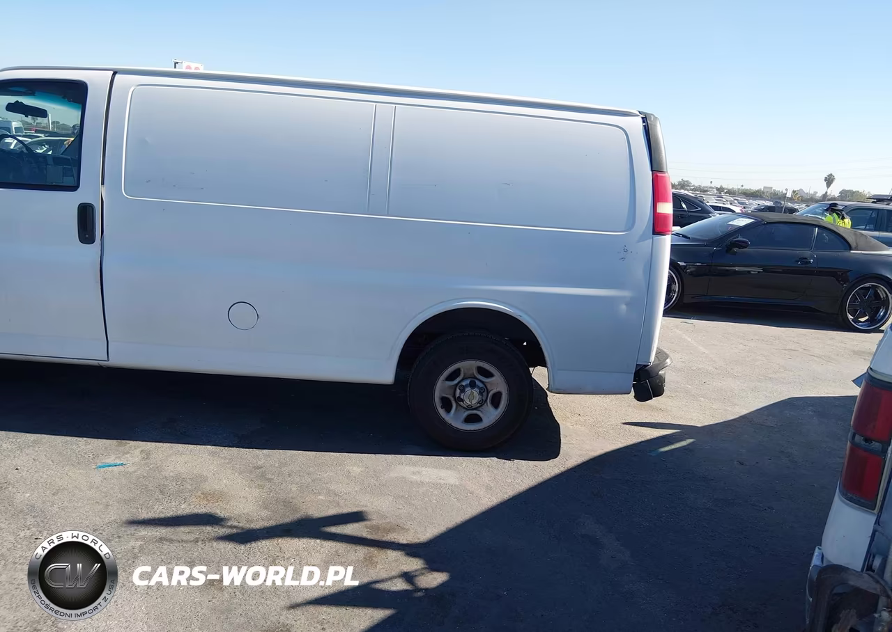 2003 Chevrolet Express VIN:1GCFG15X031167975 - 3