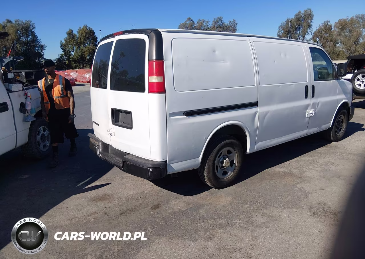 2003 Chevrolet Express VIN:1GCFG15X031167975 - 4