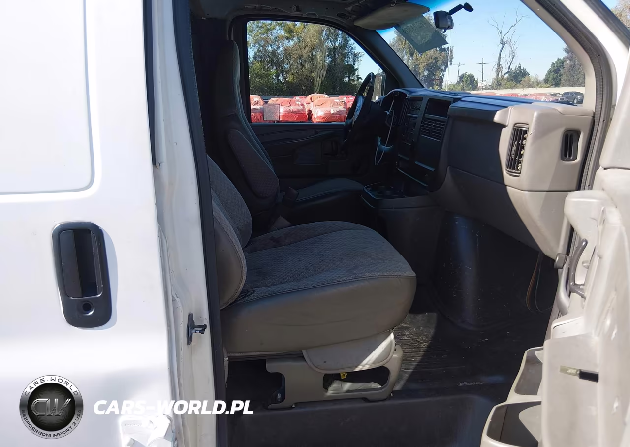 2003 Chevrolet Express VIN:1GCFG15X031167975 - 5